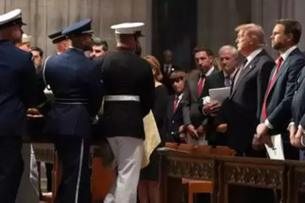 急死の米共和党重鎮に最後の別れ　トランプ氏弔辞「世界で存在感」