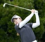 「佐久間朱莉が首位キープ　女子ゴルフ開幕戦第3日」の画像1