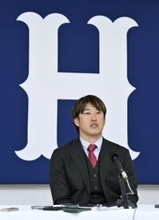 広島・小園、1億5千万円で更改　メジャー挑戦希望伝える