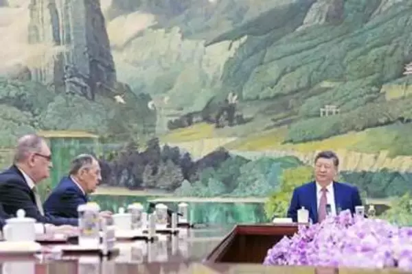 習氏、ロシア外相と会談　プーチン氏5月後半訪中か