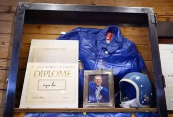 英雄の名冠したそり会場　ボブスレーのモンティ