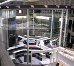 東証、午前終値は5万8162円　米イラン協議再開の可能性