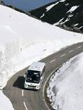 「岐阜の乗鞍スカイライン開通　残雪の大自然「爽快な気分」」の画像1