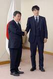 「外相、W杯観戦客安全確保に万全　JFA会長へ伝達」の画像1