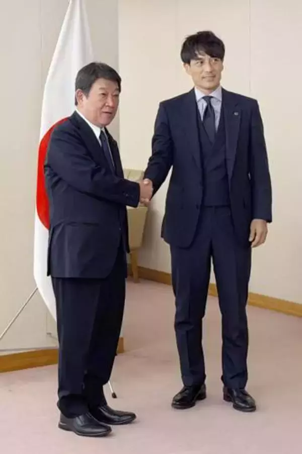 外相、W杯観戦客安全確保に万全　JFA会長へ伝達