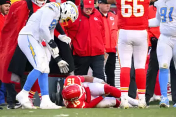 NFLマホームズ前十字靱帯損傷　チーフス、プレーオフ逃す