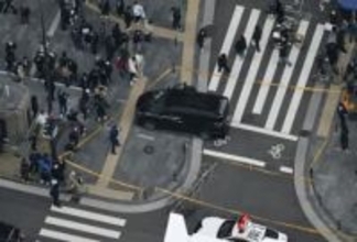 大阪・御堂筋で事故3人軽傷　歩道にワゴン車乗り上げ女児搬送