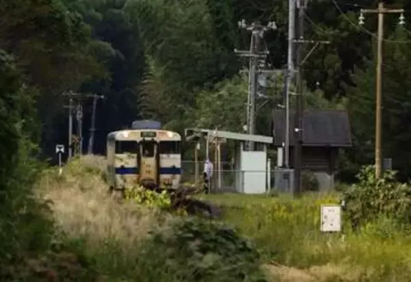 JR各社、120区間で乗客半減　中小私鉄も厳しい経営環境