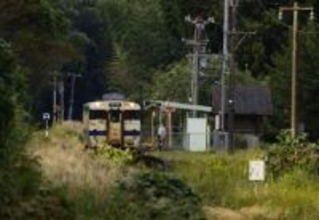 JR各社、120区間で乗客半減　中小私鉄も厳しい経営環境