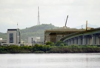 北朝鮮、中国国境に税関を建設　中朝鴨緑江大橋、開通へ大詰めか