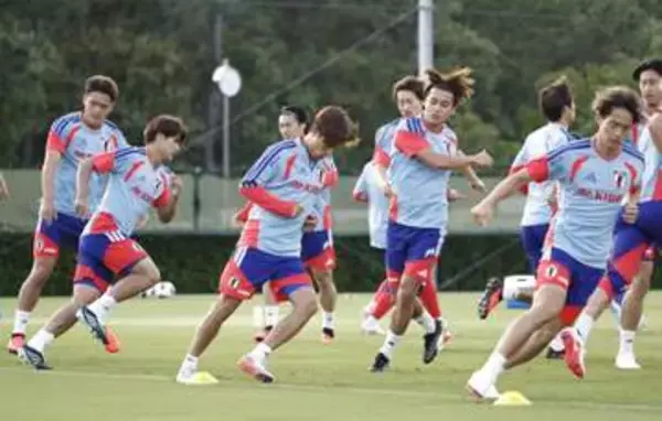 日本代表、全体練習開始　24日にウルグアイ戦