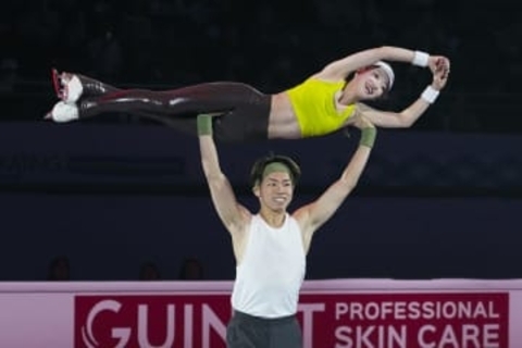 青木祐奈が4連続2回転ループ　四大陸フィギュアのエキシビ