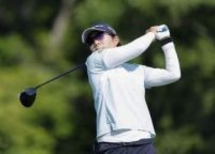 穴井詩と高野愛姫が首位発進　SkyRKBレディース第1日