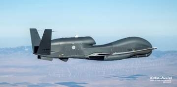 同型機「安全確保し任務」　鳥取沖墜落で制服組トップ
