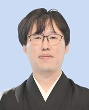 挑戦者の井山が先勝　囲碁、天元戦第1局