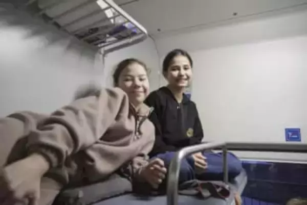 市民に充電や飲食無料提供　列車活用、キーウ電力不足