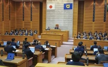 徳島知事の問責決議可決　直後に再選出馬表明