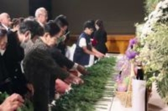 特攻継承は「国民の務め」　最多出撃の鹿屋で追悼式