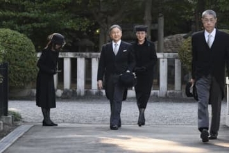 両陛下、百合子さまの墓所に拝礼　東京・豊島岡墓地