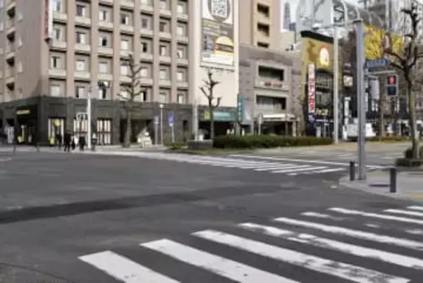 名古屋で男女ひかれ重体　10代か、繁華街を歩行中