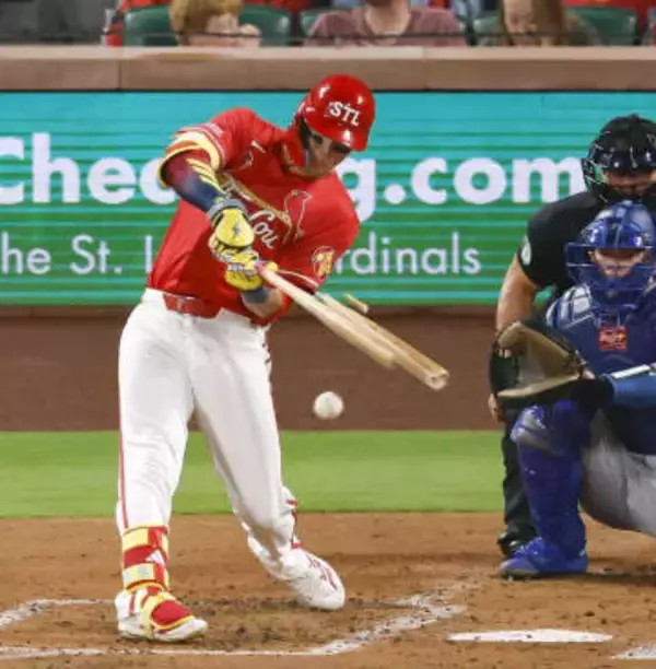 ヌートバー、年俸調停回避し合意　注目のスクバルは調停か