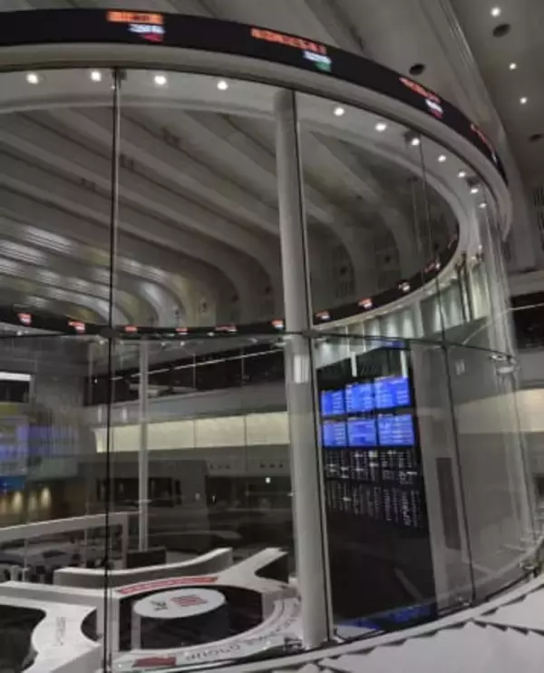 東証大幅反落、終値961円安　円高進行が逆風