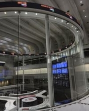 東証反落、終値は961円安　レートチェックで円高進み逆風に