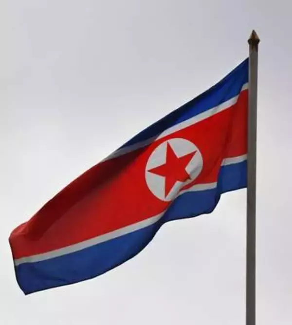 北朝鮮が弾道ミサイル発射　日本のEEZ外に落下か