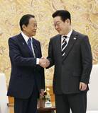 「麻生氏、韓国の李大統領と会談　「日韓協力は国益に資する」」の画像1