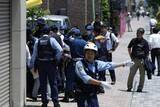 「バス乗客切り付けた疑い、男逮捕　「新聞をめくる音がうるさい」」の画像1