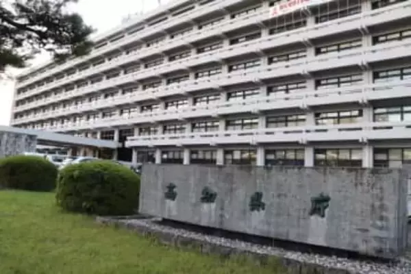 高知知事給与、月9万円増　28年ぶり引き上げへ