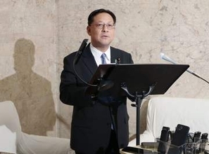 文科相、議員会館でパーティー　衆院の内規で禁止、会見で陳謝