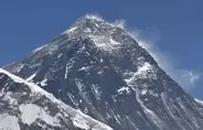 エベレスト、登山許可者過去最多　55カ国・地域の492人