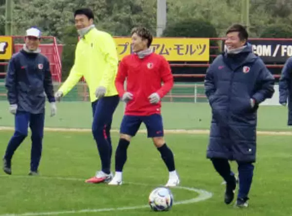 昨季J1王者の鹿島が始動　鬼木監督「突き進む」