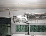 エンジン停止で緊急着陸、函館　丘珠発秋田行き、プロペラ機