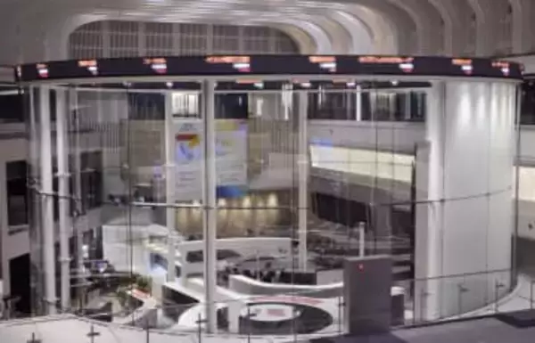 東証反発、終値822円高　決算好調の銘柄中心に買い膨らむ