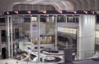 東証反発、終値822円高　決算好調の銘柄中心に買い膨らむ