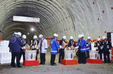 「札幌延伸でトンネル貫通式　北海道新幹線」の画像1