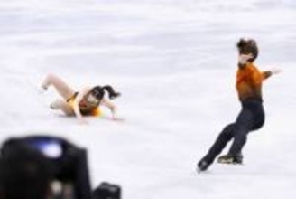 失意の長岡柚奈、涙止まらず　フィギュアのペアSP