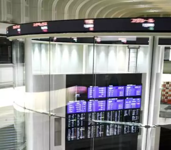 東証、午前終値は5万5997円　一時400円超安、急上昇の反動