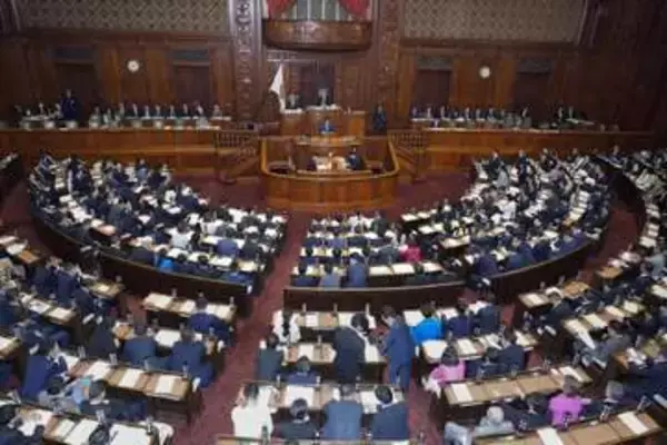 法相、再審制度「反省迫られる」　改正案が衆院審議入り