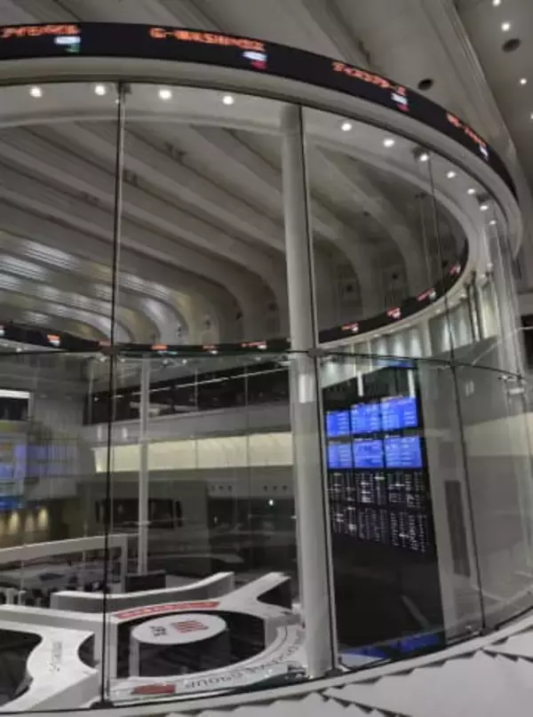 東証、終値は216円安　1年ぶり5日続落