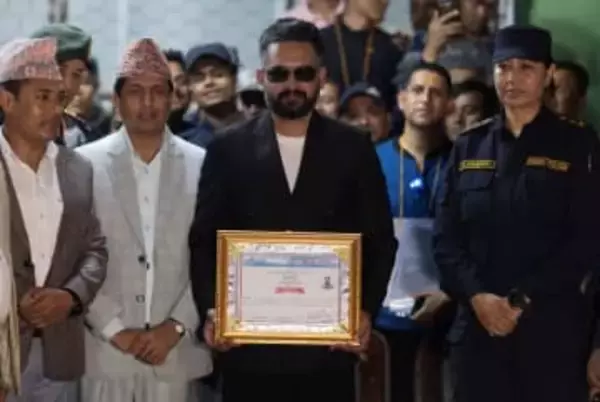 ネパール、政権交代へ　新興政党が圧勝確実