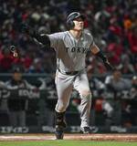 「広1―2巨（8日）　巨人・泉口が逆転2ラン」の画像1