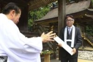 サッカーW杯で「世界の頂点を」　山本技術委員長が必勝祈願