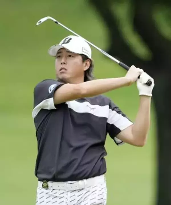 平本世中が暫定首位　男子ゴルフ第2日