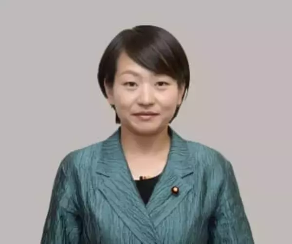 鈴木議員「捜査官は居間で腕枕」　父の汚職事件、家宅捜索巡り