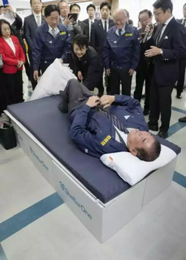 石破氏「災害備蓄早期に」　防災庁見据え自民展示会