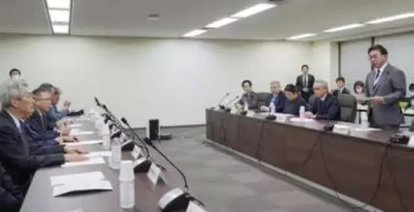 厚労相、医療団体に冷静対応要請　中東情勢巡り