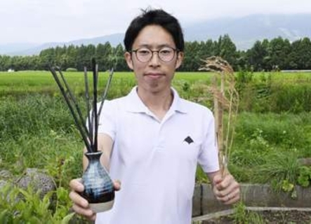 水質汚す「厄介者」、食べる炭に変身　福島・猪苗代湖のヨシ、地元企業商品化へ